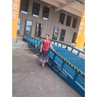 移动式液压登车桥