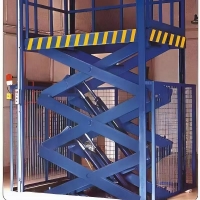 剪叉式升降货梯